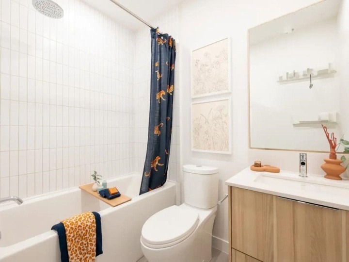 Photo 5 at 204 - 2450 Garden Drive, Grandview Woodland, Vancouver East