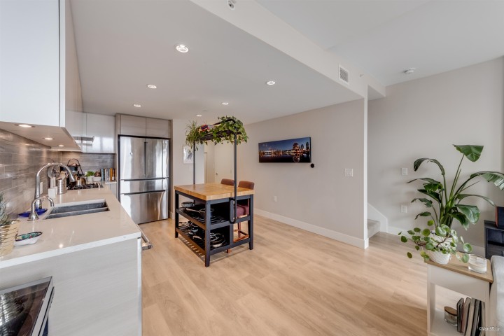 Photo 6 at 505 - 3451 Sawmill Crescent, South Marine, Vancouver East