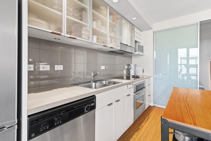 Photo 9 at 902 - 168 Powell Street, Downtown VE, Vancouver East