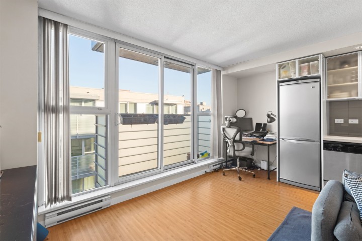 Photo 11 at 902 - 168 Powell Street, Downtown VE, Vancouver East