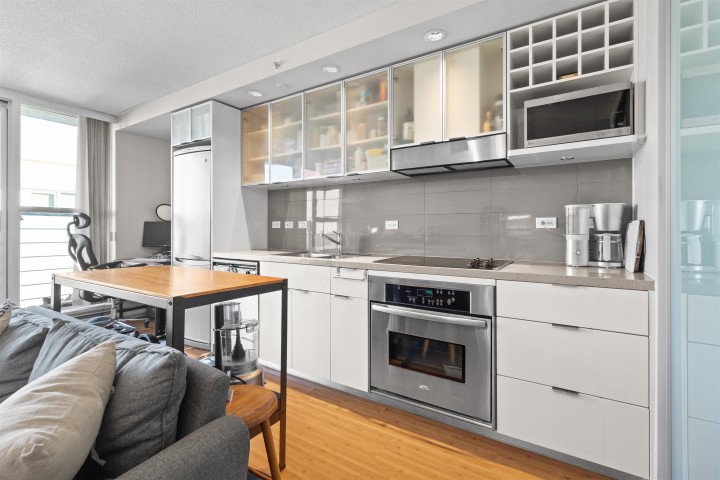 Photo 8 at 902 - 168 Powell Street, Downtown VE, Vancouver East