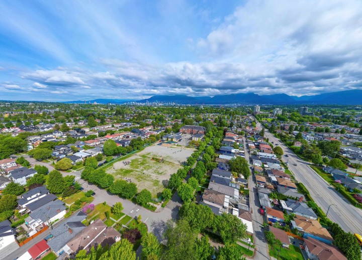 Photo 8 at 4722 Henry Street, Knight, Vancouver East