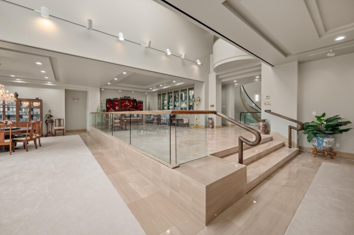 Photo 6 at 828 Beachview Drive, Dollarton, North Vancouver