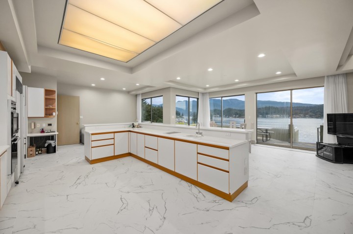 Photo 13 at 828 Beachview Drive, Dollarton, North Vancouver
