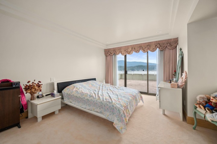 Photo 16 at 828 Beachview Drive, Dollarton, North Vancouver