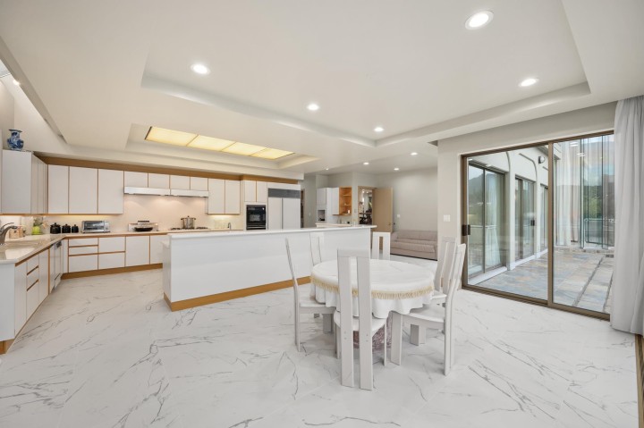 Photo 12 at 828 Beachview Drive, Dollarton, North Vancouver