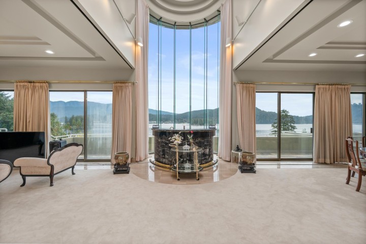 Photo 7 at 828 Beachview Drive, Dollarton, North Vancouver