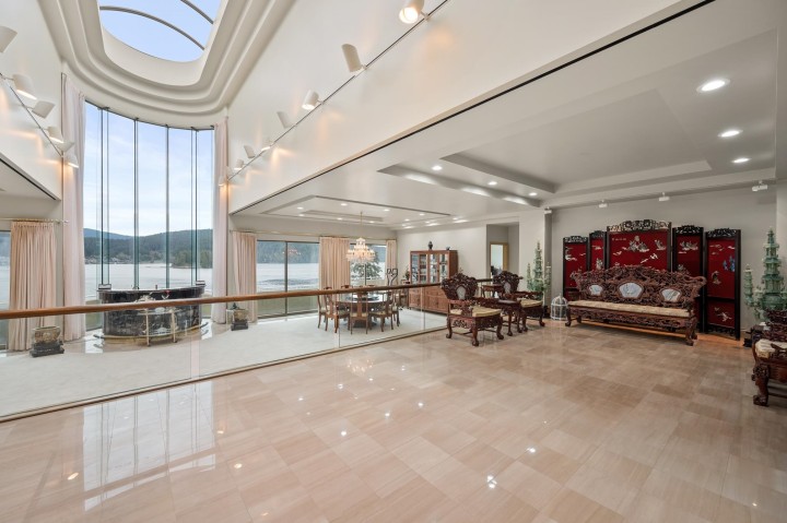 Photo 10 at 828 Beachview Drive, Dollarton, North Vancouver