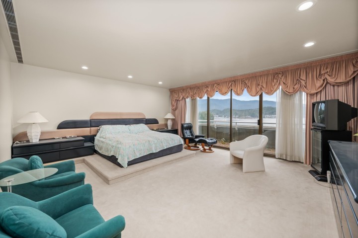 Photo 14 at 828 Beachview Drive, Dollarton, North Vancouver