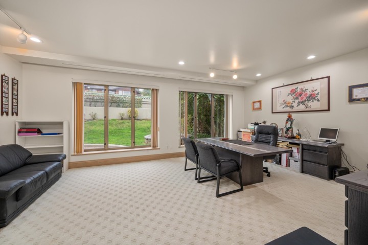 Photo 18 at 828 Beachview Drive, Dollarton, North Vancouver