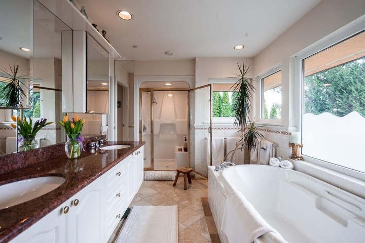 Photo 38 at 2635 Rosebery Avenue, Queens, West Vancouver