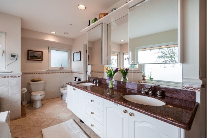 Photo 37 at 2635 Rosebery Avenue, Queens, West Vancouver