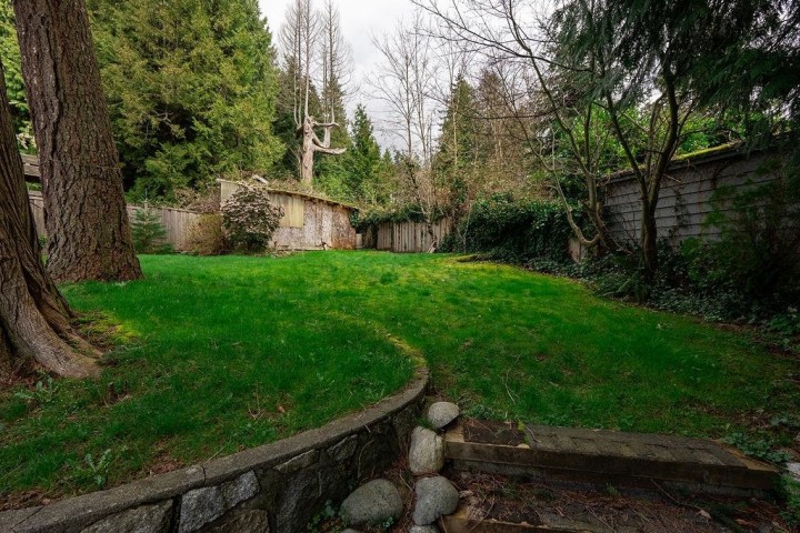 Photo 39 at 2635 Rosebery Avenue, Queens, West Vancouver