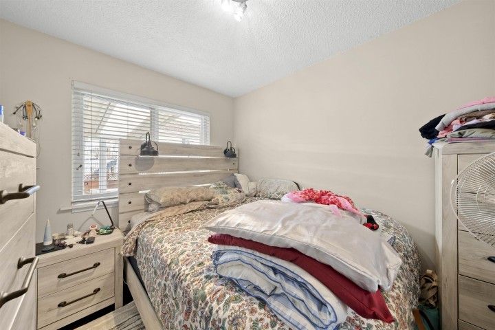 Photo 13 at 4835 Chatham Street, Collingwood VE, Vancouver East
