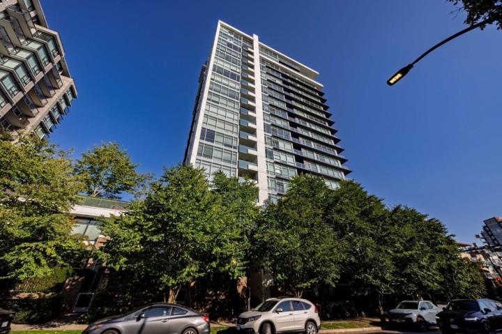 Photo 2 at 1208 - 1320 Chesterfield Avenue, Central Lonsdale, North Vancouver