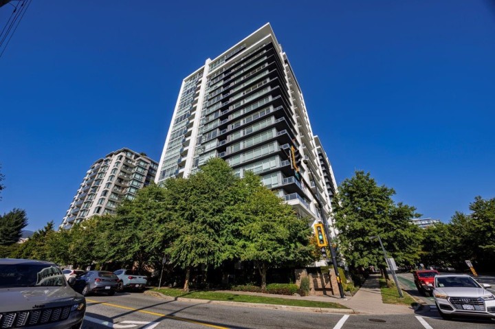 Photo 3 at 1208 - 1320 Chesterfield Avenue, Central Lonsdale, North Vancouver