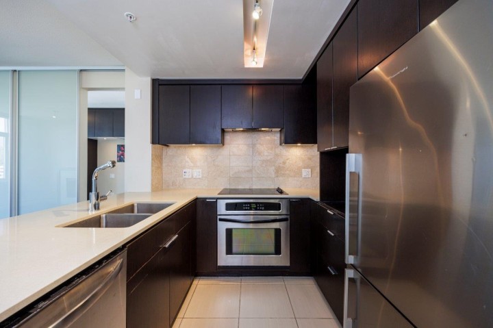 Photo 5 at 1208 - 1320 Chesterfield Avenue, Central Lonsdale, North Vancouver