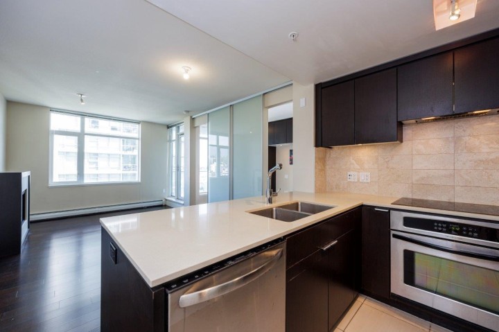 Photo 4 at 1208 - 1320 Chesterfield Avenue, Central Lonsdale, North Vancouver