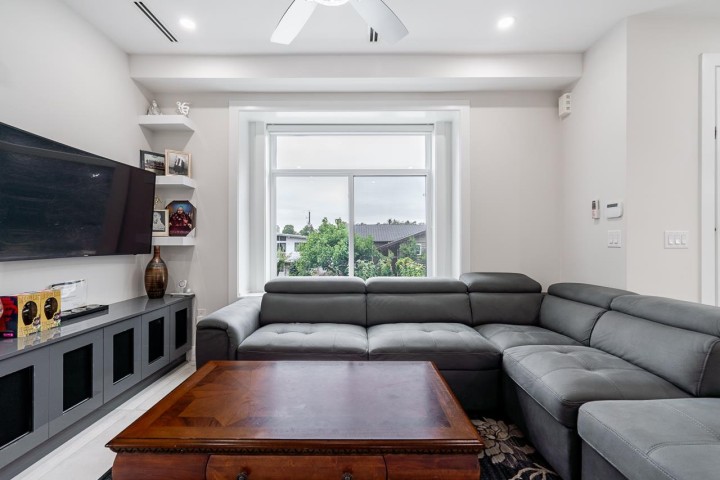 Photo 10 at 6370 Ross Street, Knight, Vancouver East