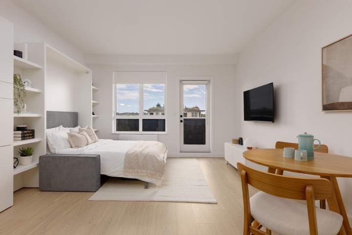 Photo 2 at 419 - 2450 Garden Drive, Grandview Woodland, Vancouver East