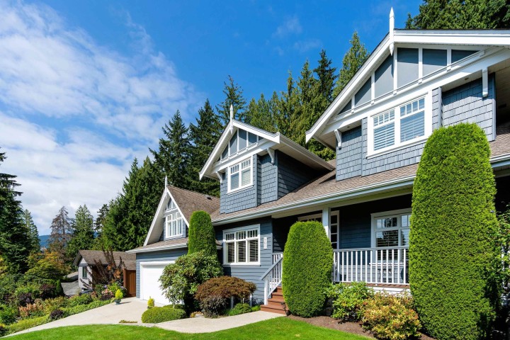 Photo 1 at 906 Prospect Avenue, Canyon Heights NV, North Vancouver