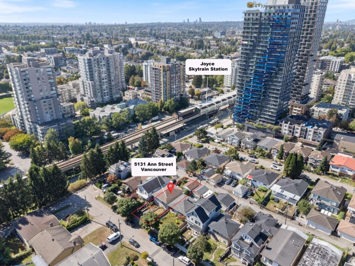 Photo 2 at 5131 Ann Street, Collingwood VE, Vancouver East