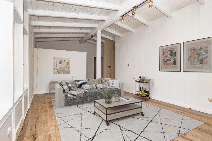 Photo 2 at 4067 Sunnycrest Drive, Forest Hills NV, North Vancouver