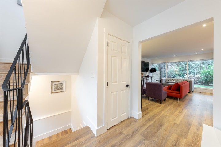 Photo 20 at 8 Glenmore Drive, Glenmore, West Vancouver