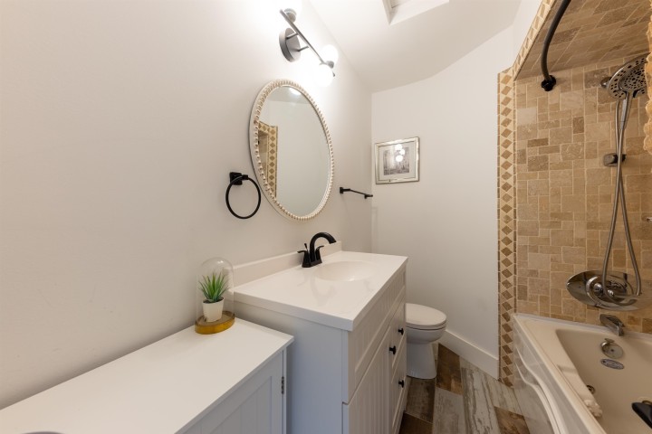 Photo 31 at 8 Glenmore Drive, Glenmore, West Vancouver