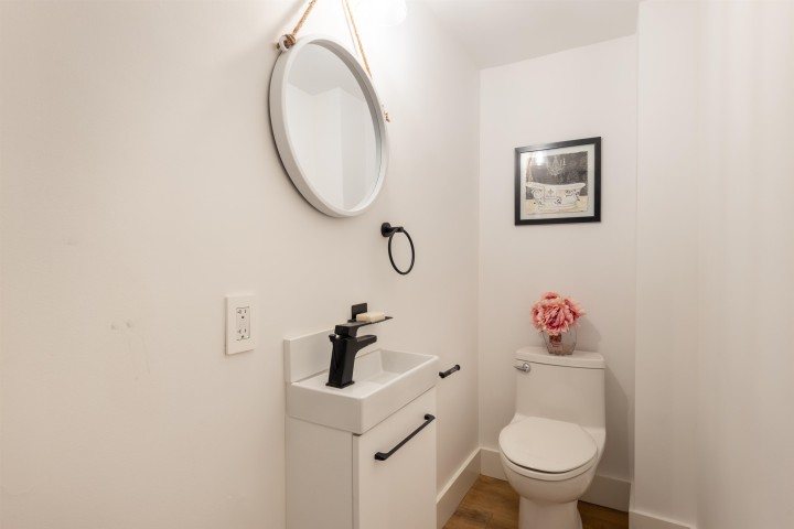 Photo 21 at 8 Glenmore Drive, Glenmore, West Vancouver