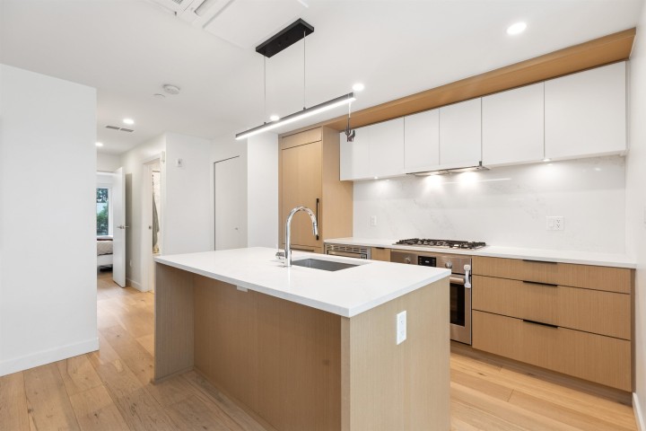 Photo 4 at 106 - 649 E 3rd Street, Lower Lonsdale, North Vancouver