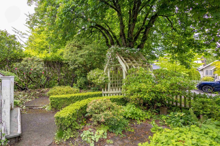 Photo 2 at 3012 W 14th Avenue, Kitsilano, Vancouver West