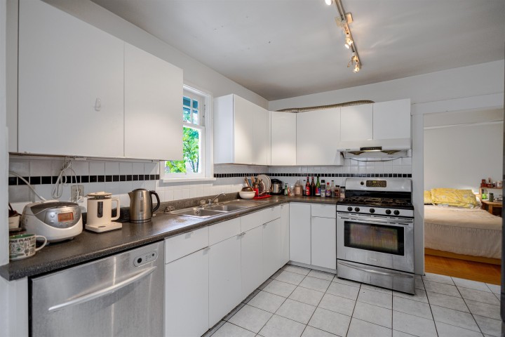 Photo 12 at 3012 W 14th Avenue, Kitsilano, Vancouver West