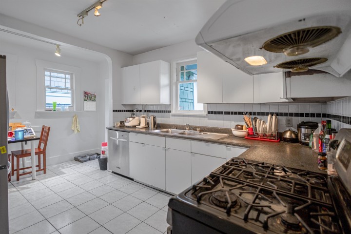 Photo 11 at 3012 W 14th Avenue, Kitsilano, Vancouver West