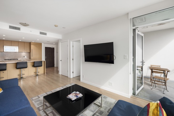 Photo 12 at 810 - 125 E 14th Street, Central Lonsdale, North Vancouver