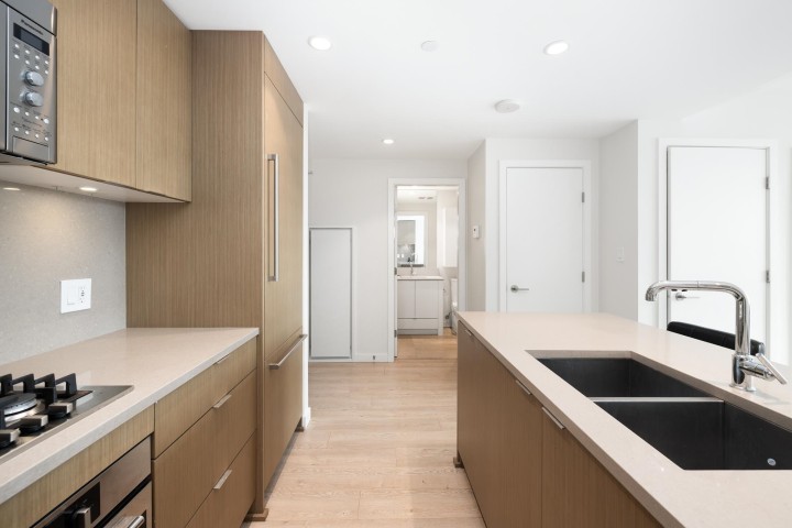 Photo 3 at 810 - 125 E 14th Street, Central Lonsdale, North Vancouver