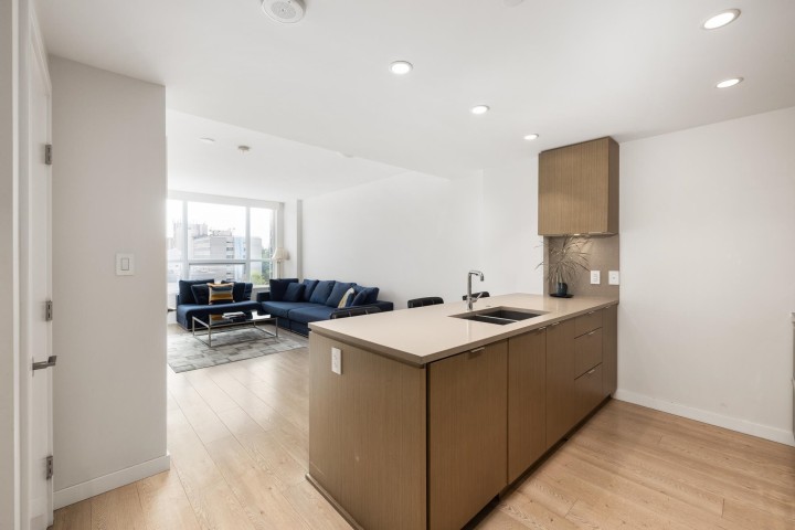 Photo 5 at 810 - 125 E 14th Street, Central Lonsdale, North Vancouver