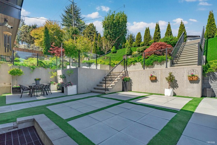 Photo 3 at 919 E 4th Street, Queensbury, North Vancouver