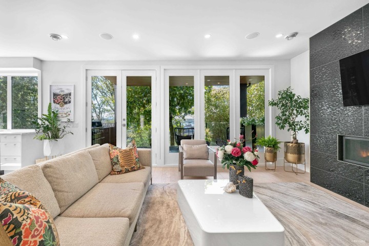 Photo 5 at 919 E 4th Street, Queensbury, North Vancouver