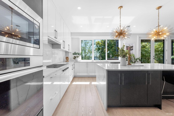 Photo 10 at 919 E 4th Street, Queensbury, North Vancouver