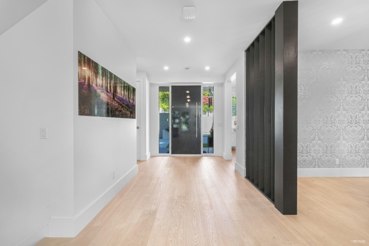 Photo 4 at 919 E 4th Street, Queensbury, North Vancouver