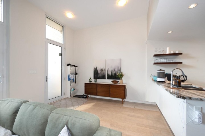 Photo 7 at 2063 W 10th Avenue, Kitsilano, Vancouver West