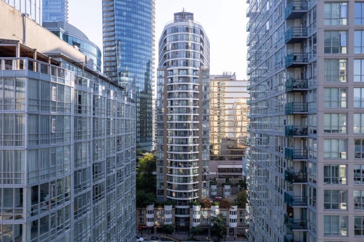 Photo 3 at 2702 - 1166 Melville Street, Coal Harbour, Vancouver West