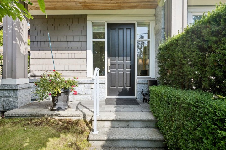 Photo 2 at 2133 Gordon Avenue, Dundarave, West Vancouver