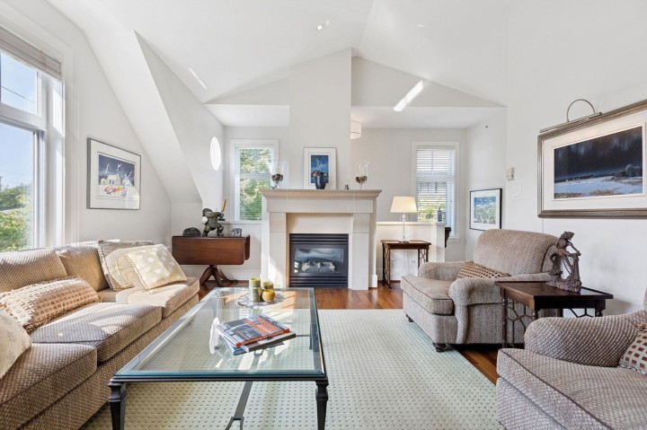 Photo 4 at 2133 Gordon Avenue, Dundarave, West Vancouver