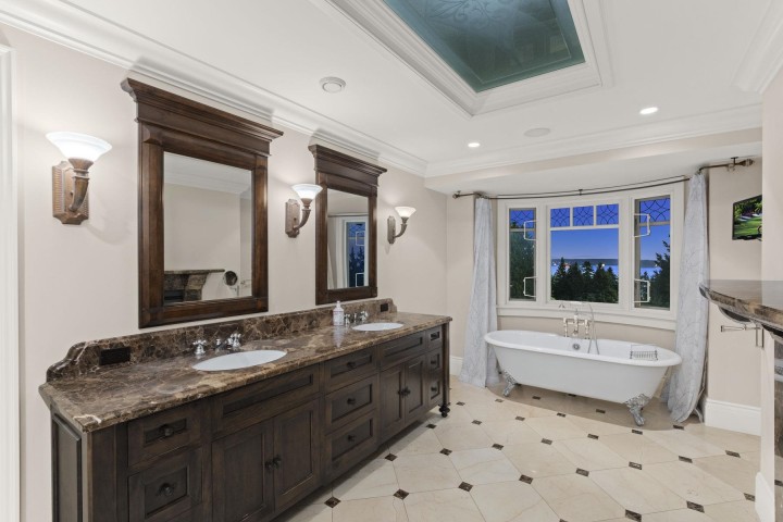 Photo 26 at 3090 Mathers Avenue, Altamont, West Vancouver