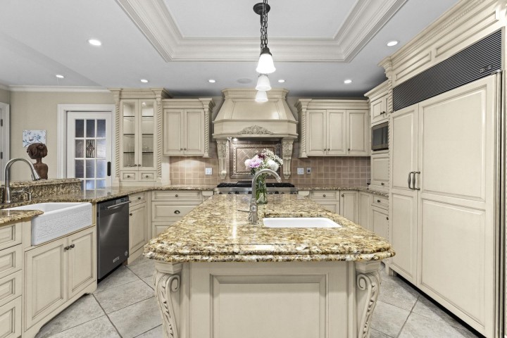 Photo 11 at 3090 Mathers Avenue, Altamont, West Vancouver