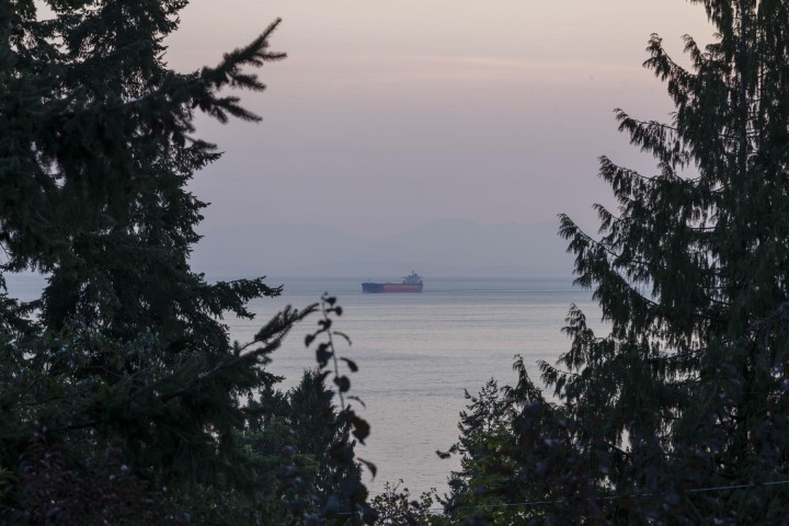 Photo 4 at 3090 Mathers Avenue, Altamont, West Vancouver