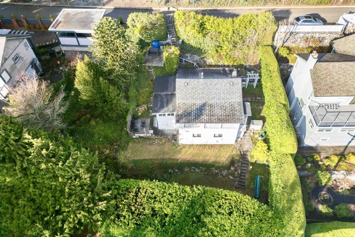 Photo 6 at 3575 Sunset Lane, West Bay, West Vancouver