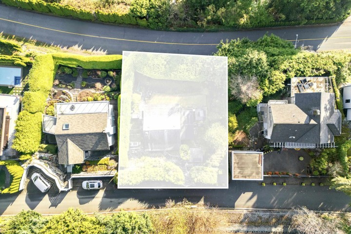Photo 1 at 3575 Sunset Lane, West Bay, West Vancouver